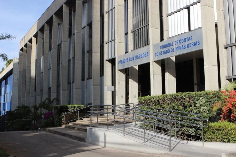 Fachada do Tribunal de Contas de Minas Gerais onde a ACTrans conquistou vitória importante.